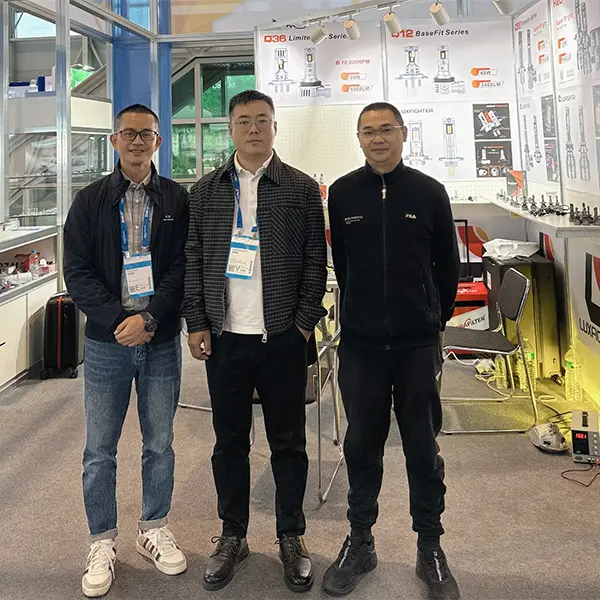 အလိုအလျောက် 2024 Frankfurt ဂျာမနီနှင့် Luxfibierter ရှေ့မီးများ